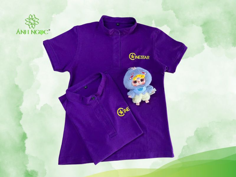 Hãy liên hệ 0908.206.001 để được tư vấn chi tiết về chất liệu và nhận bảng giá ưu đãi từ xưởng may áo thun công nhân Ánh Ngọc Uniform!